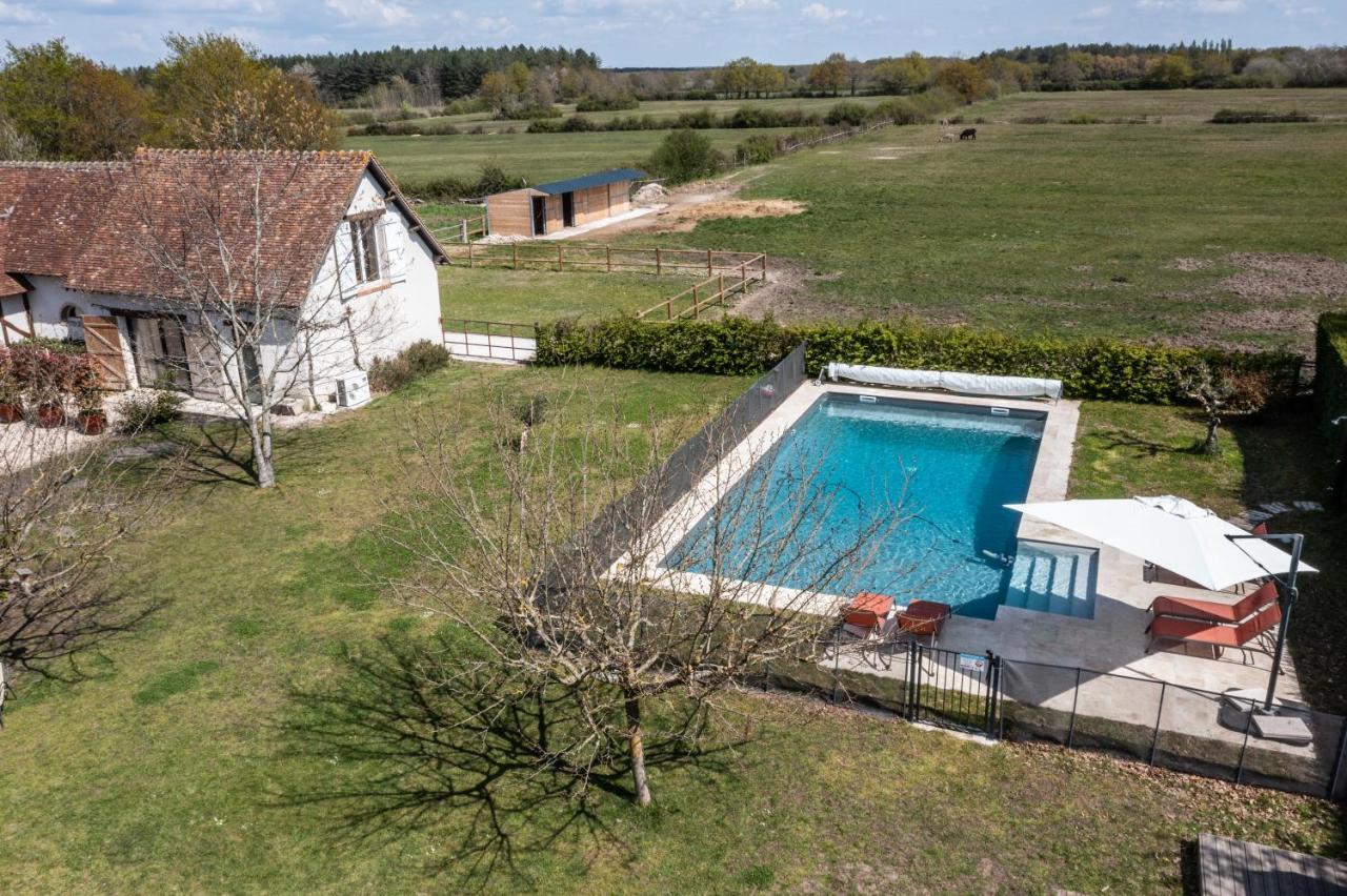 ลา กร็องฌ์ เดอ เลโอนี Bed & Breakfast Mery-sur-Cher ภายนอก รูปภาพ